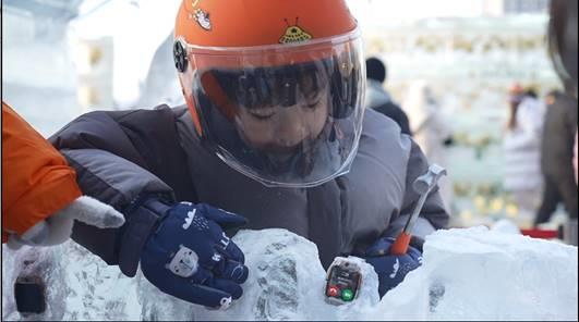 冻一天的儿童电话手表还能正常工作么凯发k8国际冰雪世界极寒挑战 冰(图4)